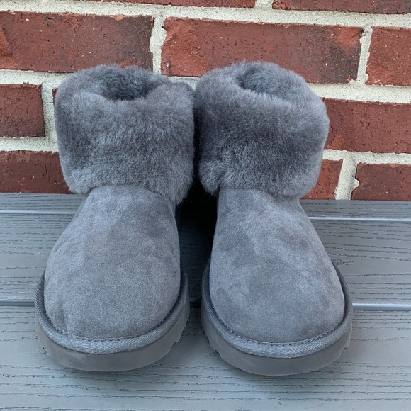 New UGG Classic Mini Fluff Bootie - Picture 11 of 13